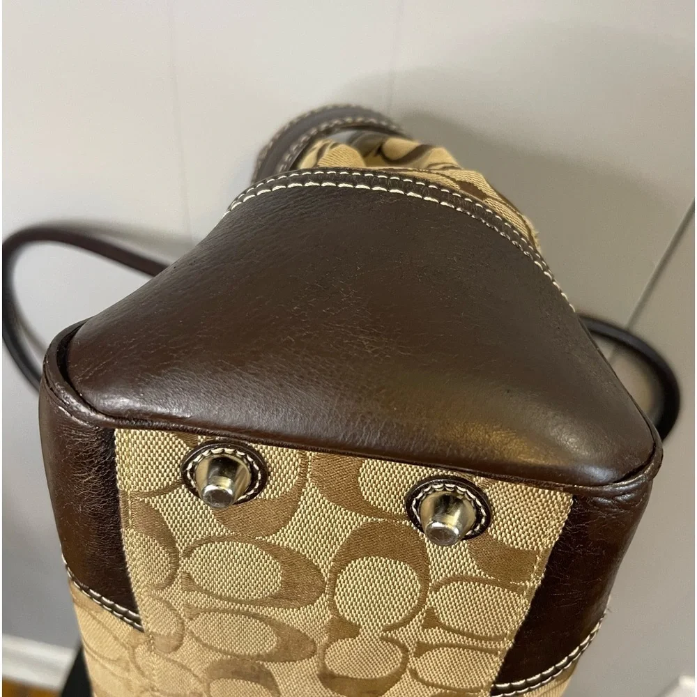 Coach Signature Hampton Carry All Tote/Shoulder Bag - Picture 4 of 7